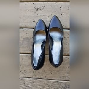 Nine west heels size 6 black